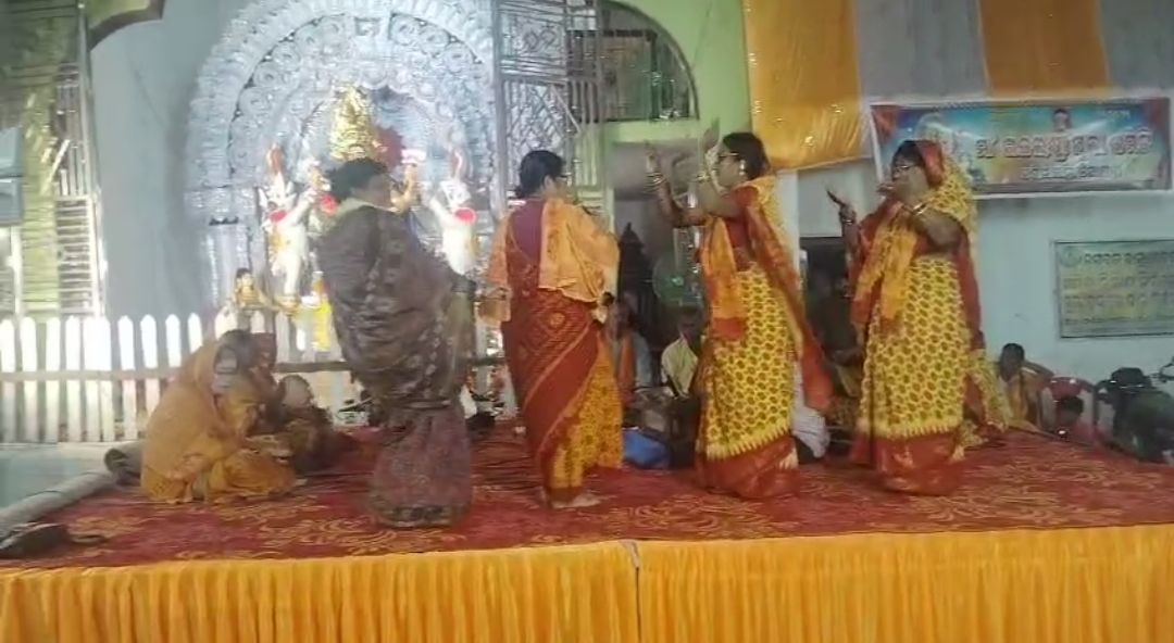 ଅଣ୍ଢିଆ ସାହିରେ ଧୁମ୍ ଧାମରେ ପାଳନ କରାଯାଇଛି ମା ଗଜଲକ୍ଷ୍ମୀ ପୁଜା